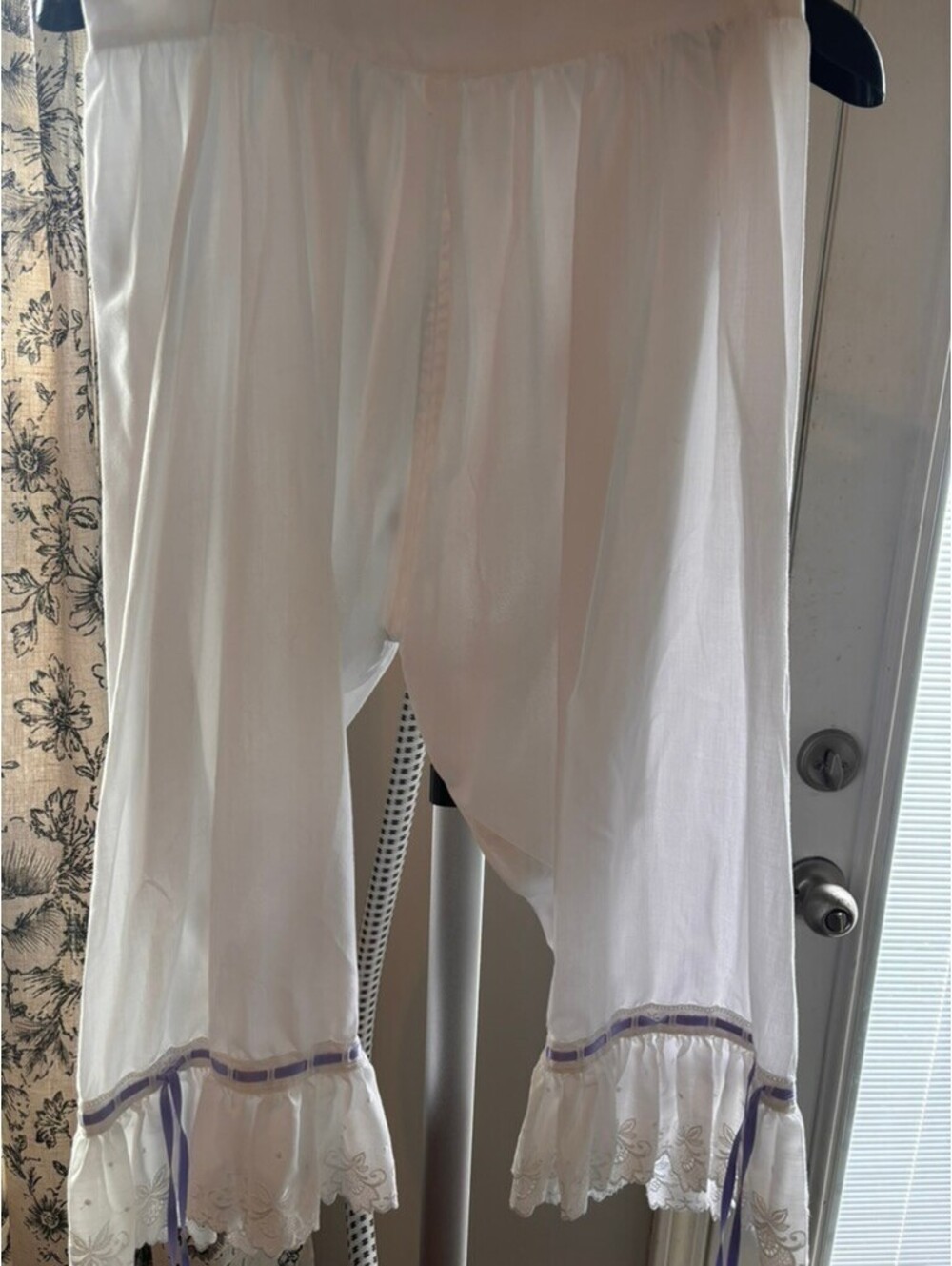 Vintage Cottagecore White Cotton Bloomers Pants with Lace Ruffle Hem